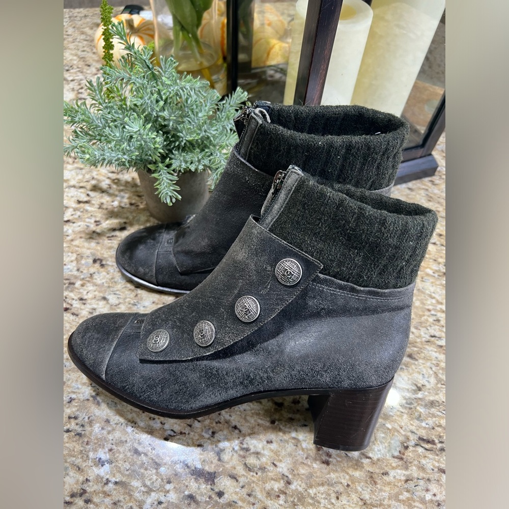 CHANEL Charcoal Distressed Leather & Tweed Knit Cuff CC Button Ankle Boots 42